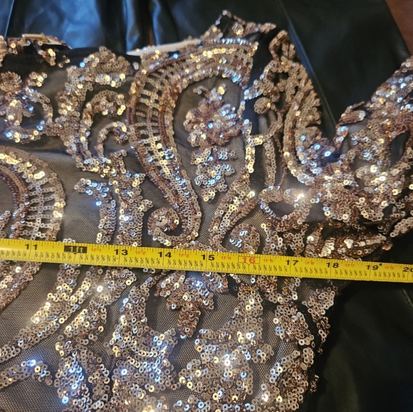 Heading to the party midi dress - Picture 6 of 14